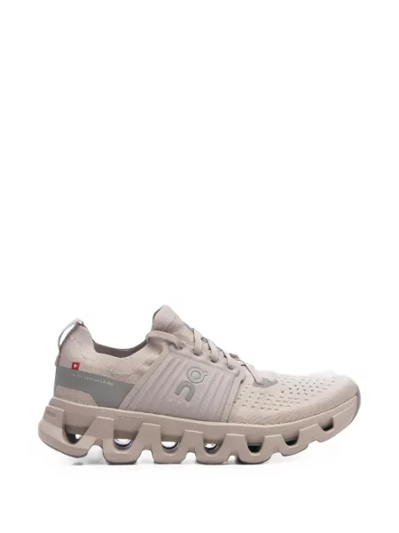Sneakerși On