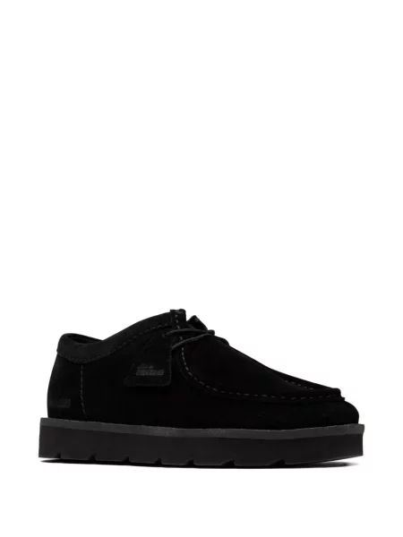 Велурени боти Clarks Originals с връзки черно