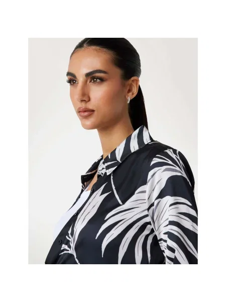 Guess ing CONCETTA galléros regular fekete