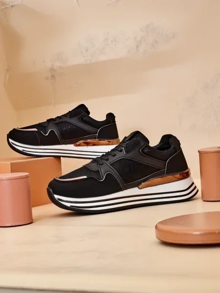 Sneakerși Resti cu platformă negru