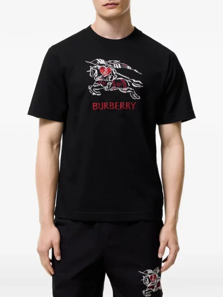 Тениска Burberry със сърца черно