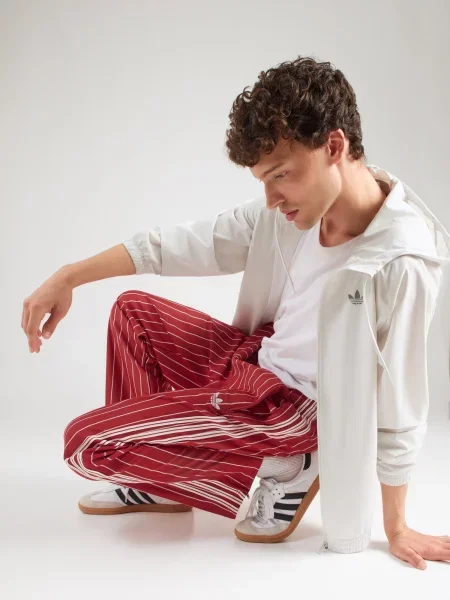 ADIDAS ORIGINALS Prechodná bunda Trefoil Essentials svetlosivá / strieborná