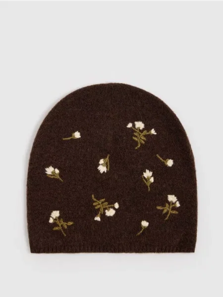 Mohito Beanie kepurė tamsiai ruda