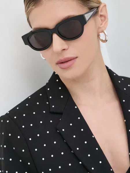 Sončna očala Bottega Veneta črna