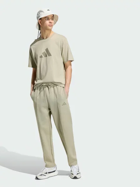Футболка adidas коричневий