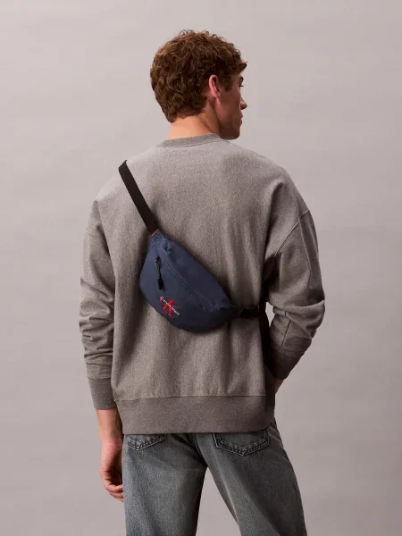 Borsetă Calvin Klein Bold Waistbag Bleumarin alb