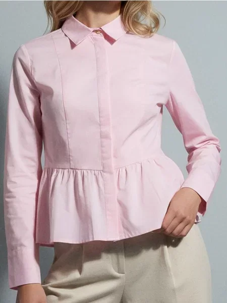 Сорочка з прихованою планкою та воланами пастельний рожевий