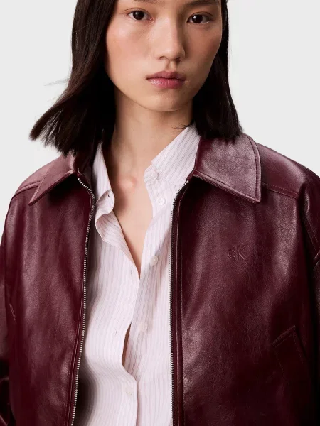 Кожаная укороченная джинсовая куртка Calvin Klein Jeans бордовая