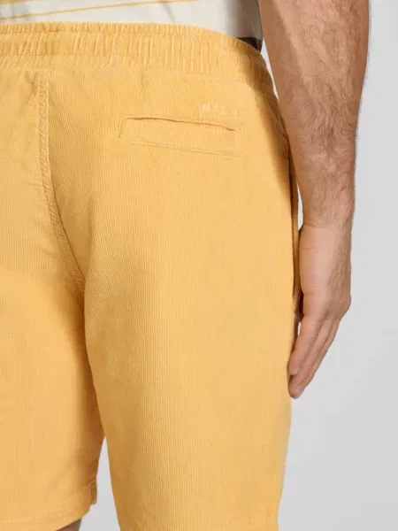 Szorty o kroju regular fit ze sztruksu Mazine żółte