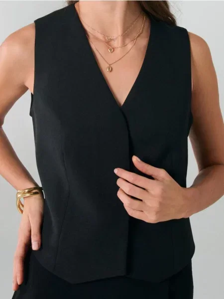 Жилетка під костюм з прихованими складками чорний