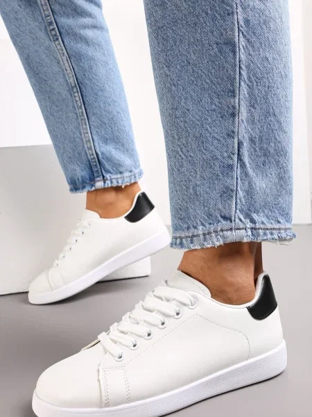 Sneakersy na Płaskiej Podeszwie z Ozdobną Wstawką i Sznurowaniem Neotine czarne