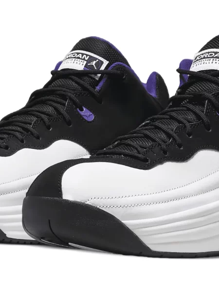 Sneakerși Jordan alb