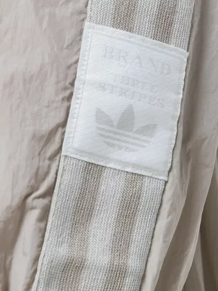 Tricou polo Adidas tricotate cu imagine fără mâneci alb