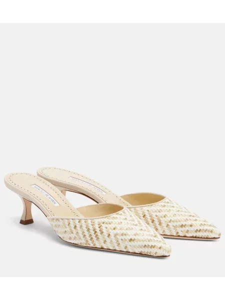 Papuci tip mules Manolo Blahnik din piele bej