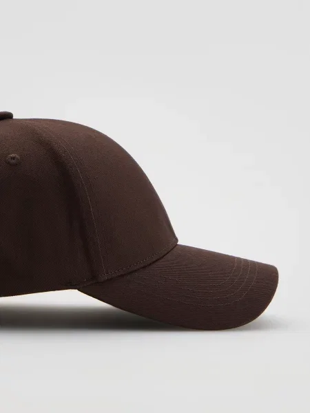 Кепка Reserved коричневая