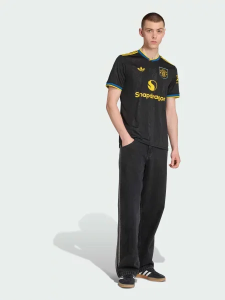 Переработанный футболка Adidas черная