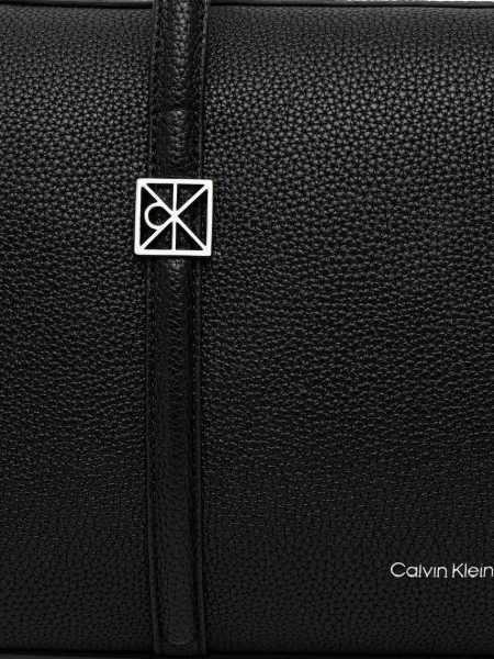 Calvin Klein Táska Emblem Hw Pebble Doctor Shoulder fekete