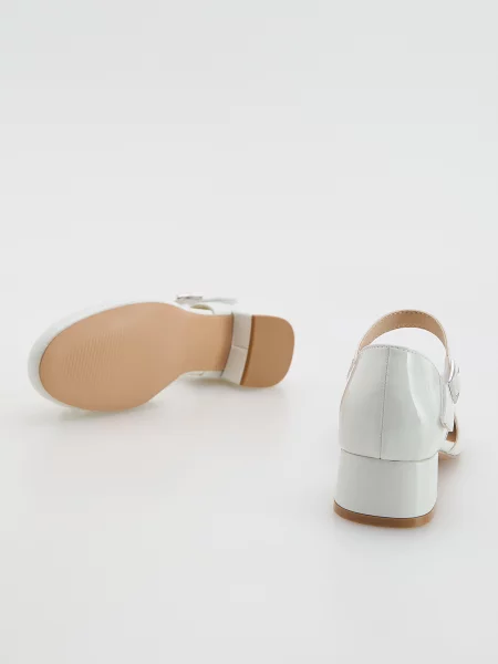 Лоферы Reserved белые