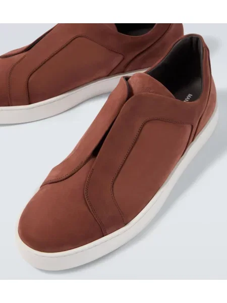 Sneakerși Manolo Blahnik din piele de căprioară maro