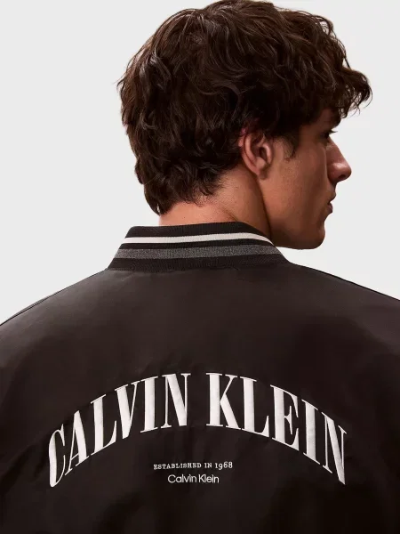 Джинсова куртка Calvin Klein Jeans чорна