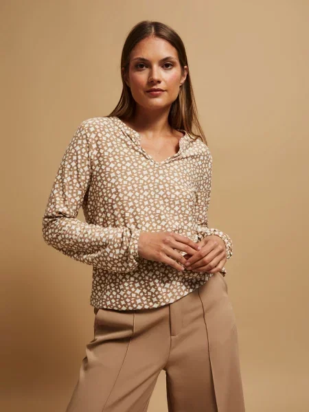 Bluză Marisse cu perle cu decolteu în V alb