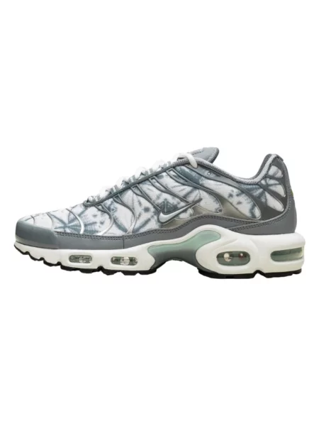 Pantofi Nike gri