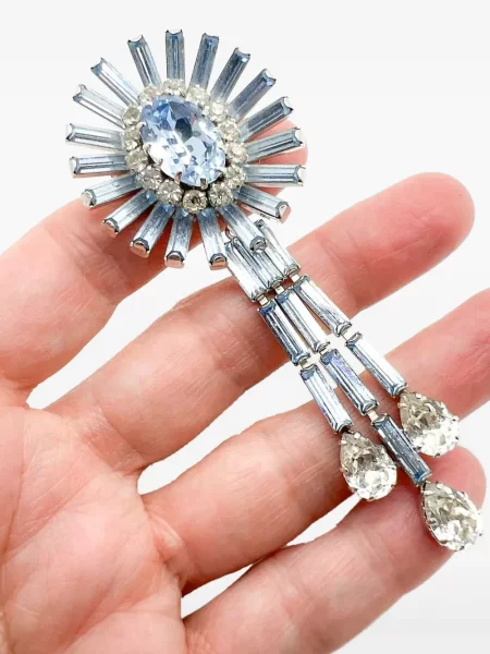 Брошка Jennifer Gibson Jewellery с кристали сребристо