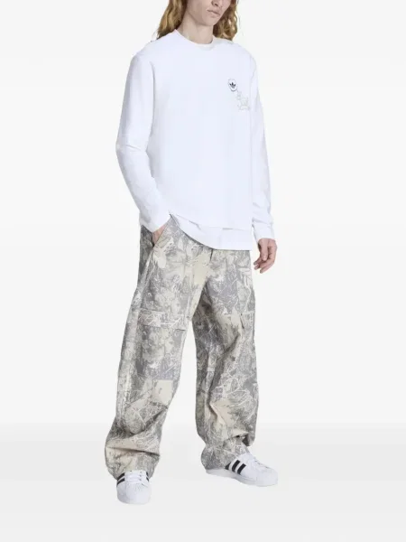 Grafický plátěné tričko Adidas s kulatým výstřihem šedé