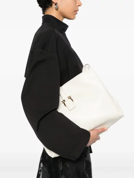 Geantă messenger Ferragamo din piele cu cataramă
