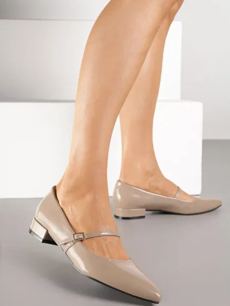 Pantofi cu Tikkie închis bej