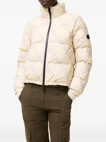 Geacă cu puf Burberry în carouri