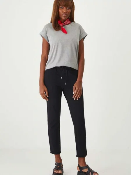 Medicine spodnie dresowe proste medium waist czarny