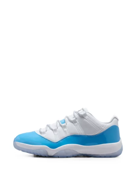 Sneakerși Nike Air Jordan retro alergare alb