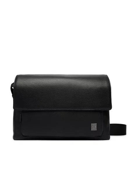 Calvin Klein Crossover torbica Emblem Hw Flap Messenger crna