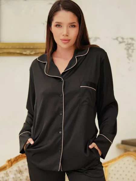 Женская блуза чорна