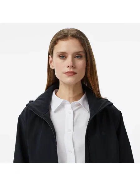 Lacoste Kurtka Przeciwdeszczowa Z Kapturem Z Nadrukiem Regular Fit czarna