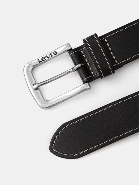 Usnjen pas Levi's črna