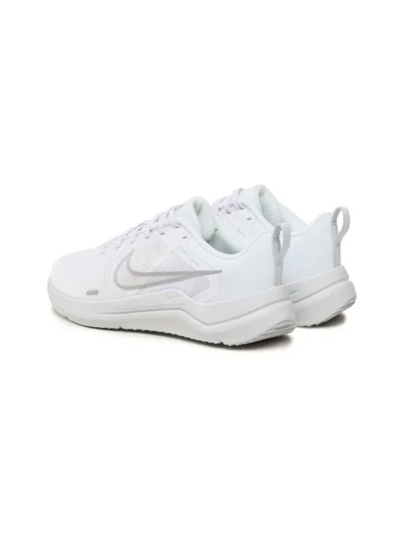 Félcipő Nike fehér