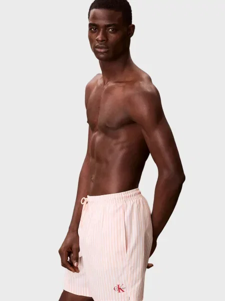 У смужку шорти Calvin Klein