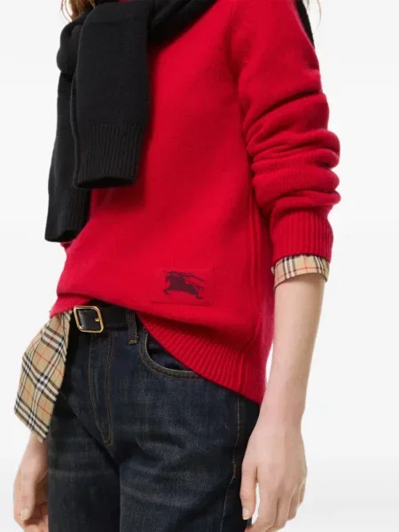 Pulover Burberry din cașmir roșu
