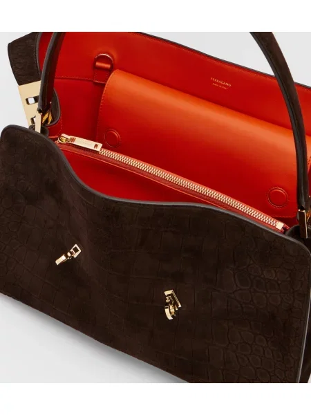 Geantă Ferragamo din piele de căprioară maro