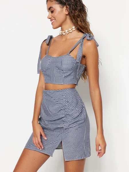 Fustă Trendyol cu crăpătură gri