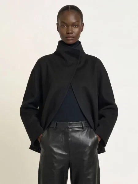 Almada Label Bunda Cadie černá
