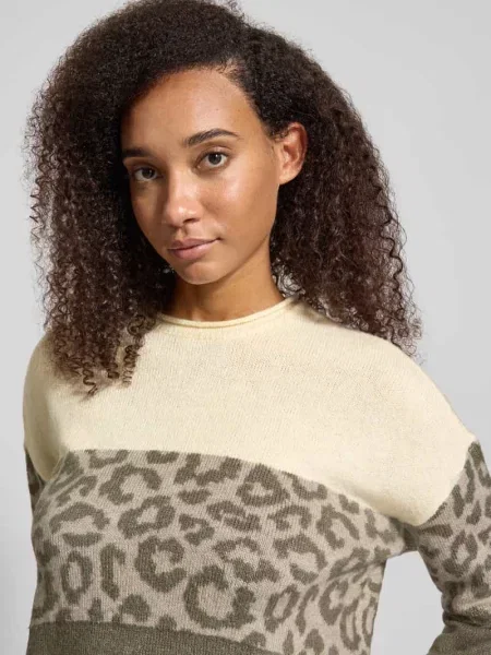 Sweter o kroju relaxed fit z wzorem w panterkę model JADE' Only oliwkowy