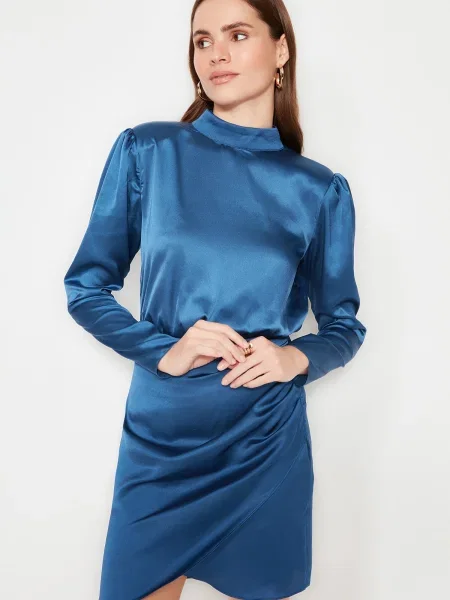 Sukienka wieczorowa Trendyol niebieska