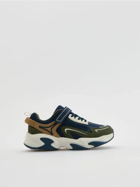 Reserved Tenisky so zapínaním na suchý viacfarebná