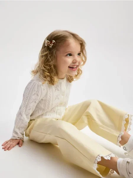 Reserved Штани з мереживом світло-жовтий жовті