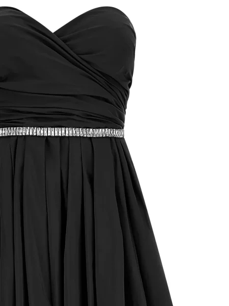 Rochie Pinko cu umerii deschiși de costum negru