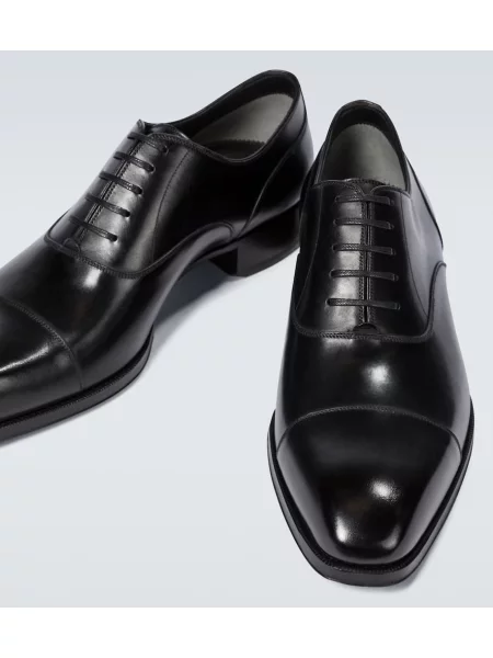 Oxford Tom Ford din piele negru