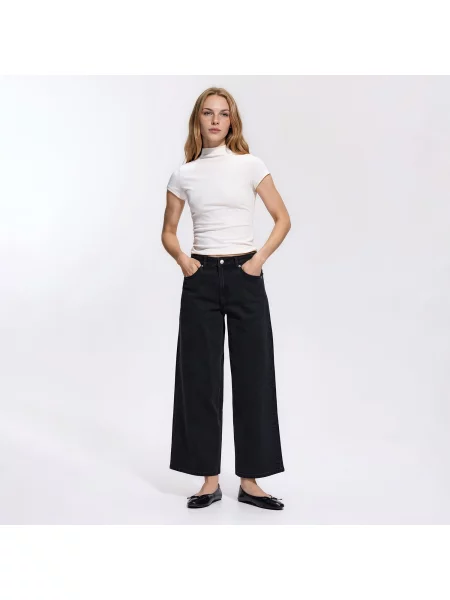 Reserved Džíny wide leg se zkrácenou nohavicí černý